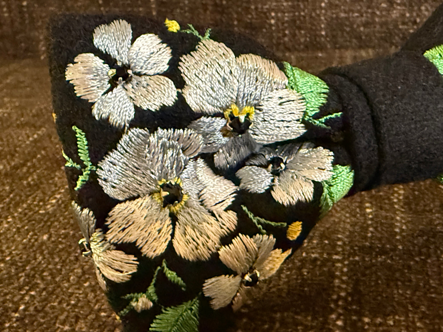 Éclat de Nuit- Wool Embroidered Bow Tie w/ Adjustable Strap