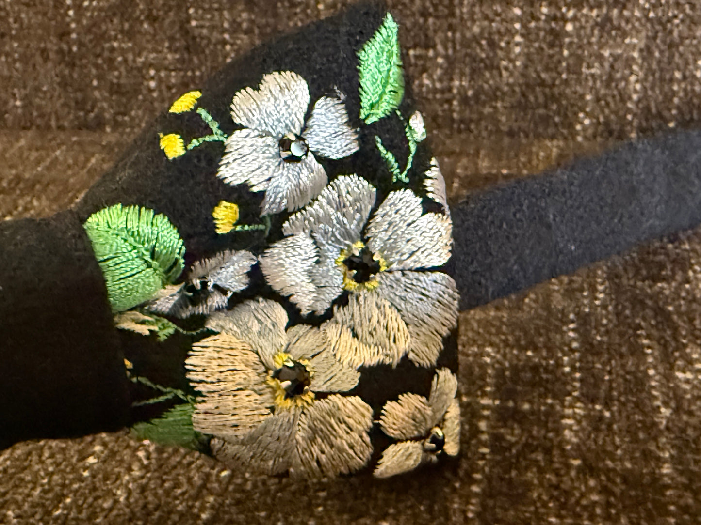 Éclat de Nuit- Wool Embroidered Bow Tie w/ Adjustable Strap